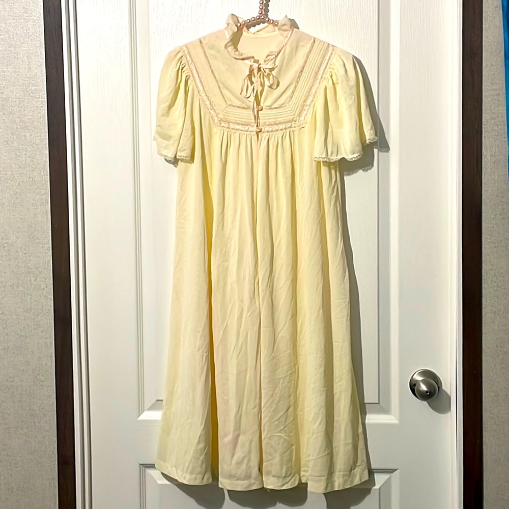 Vintage 1960’s Baby Doll Bed Jacket
